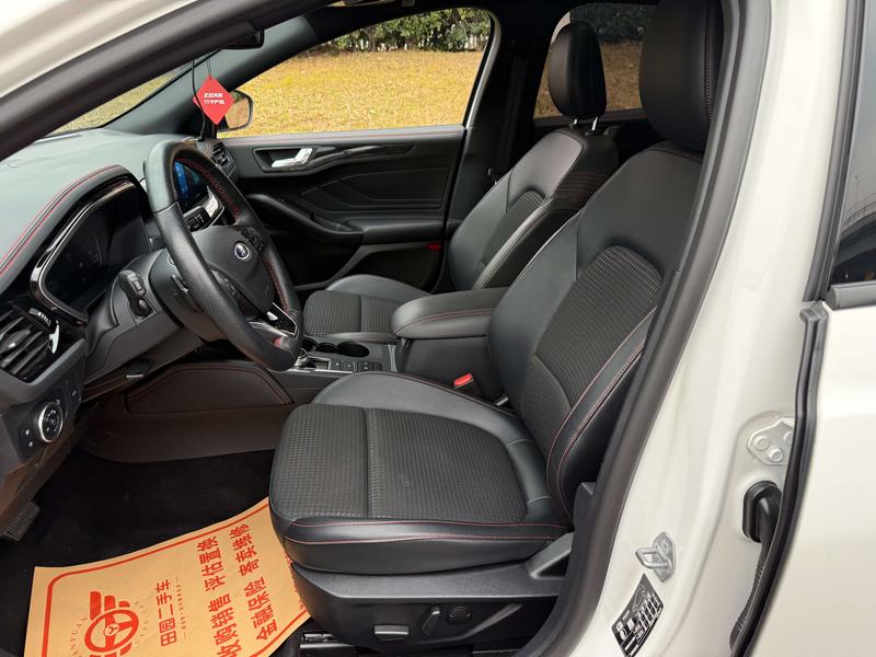Ford Focus, 2021 — фото 9 из 12