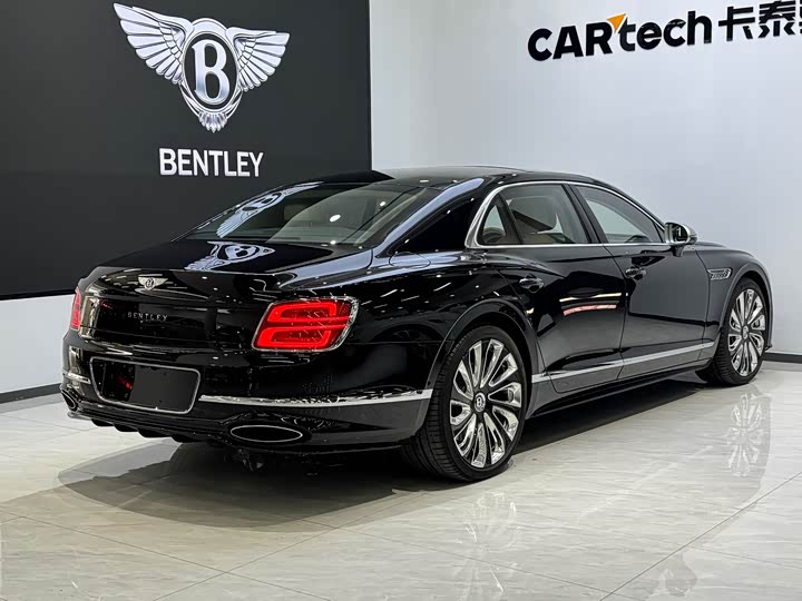 Bentley Flying Spur Hybrid, 2025 — фото 6 из 9