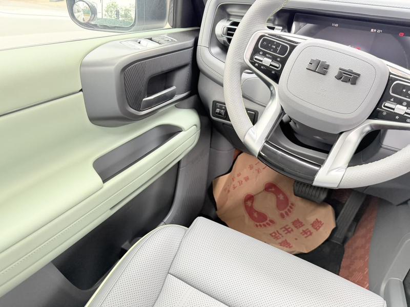 BAIC Beijing BJ40 Hybrid, 2025 — фото 8 из 12