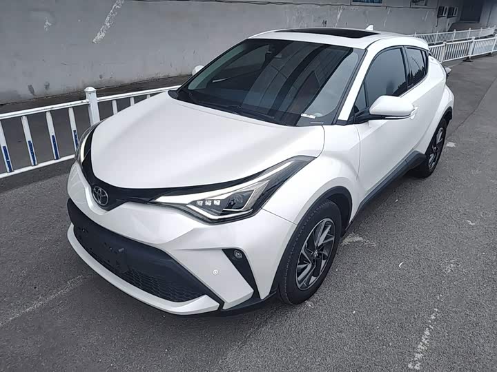 Toyota C-HR, 2023 — купить в Иванове под ключ