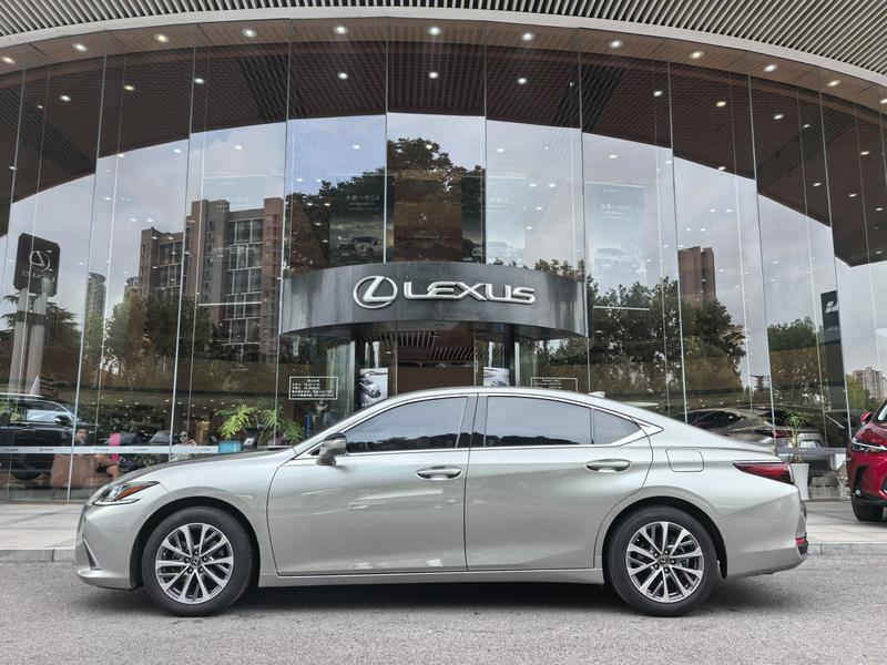 Lexus ES, 2024 — фото 3 из 12