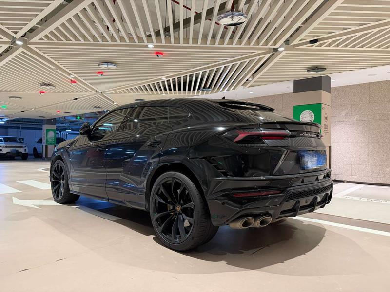 Lamborghini Urus, 2024 — фото 3 из 8