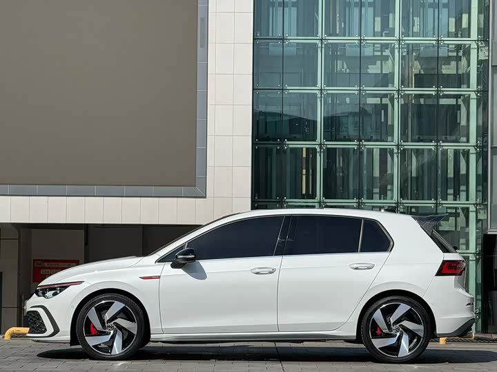 Volkswagen Golf GTI, 2023 — фото 8 из 9