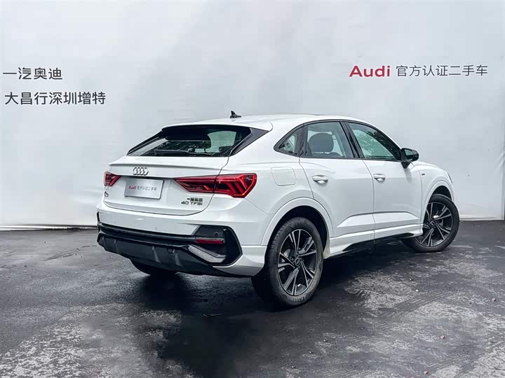 Audi Q3 Sportback, 2023 — фото 3 из 9
