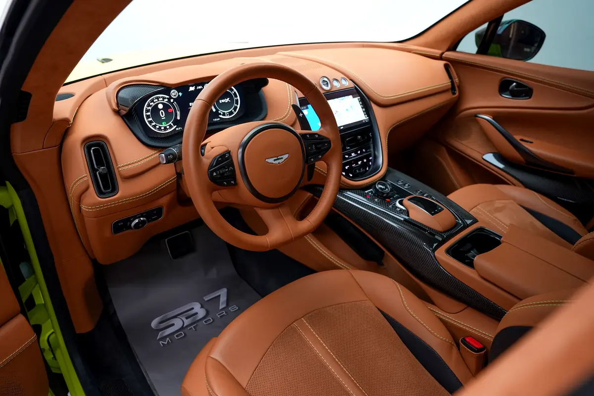 Aston Martin DBX, 2023 — фото 6 из 10