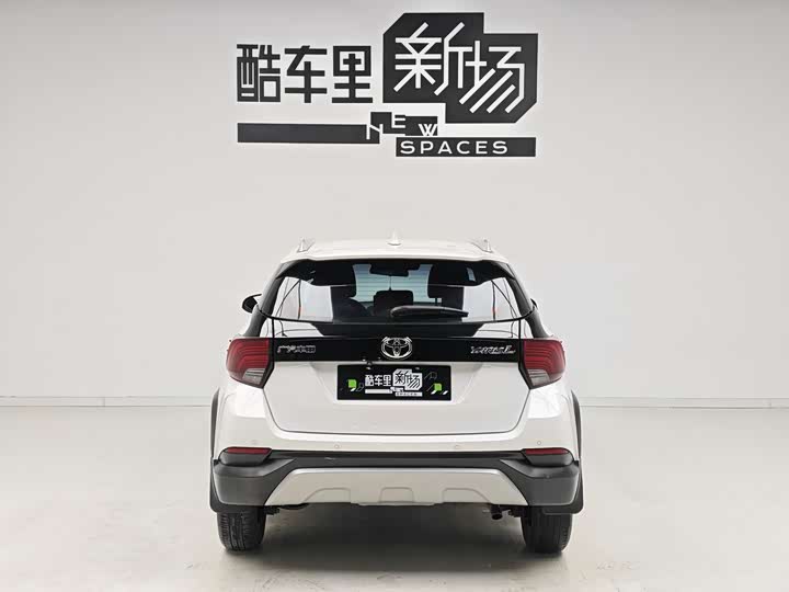 Toyota Yaris L Hatchback, 2022 — фото 5 из 9