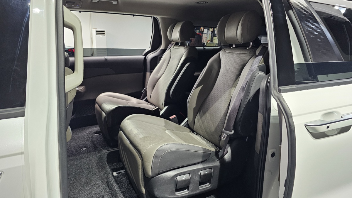 Kia Carnival, 2023 — фото 10 из 12