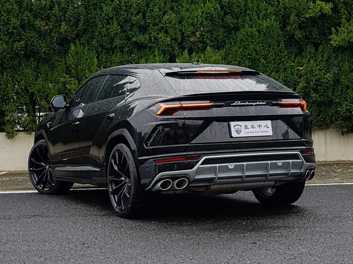 Lamborghini Urus, 2023 — фото 8 из 9