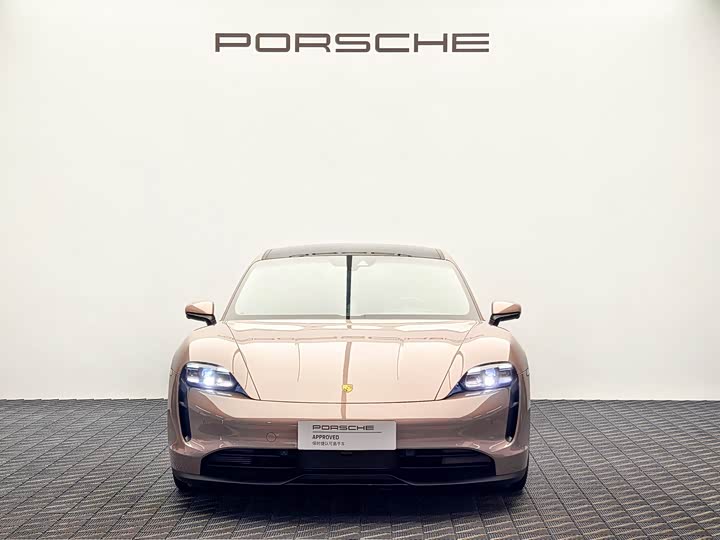 Porsche Taycan, 2022 — фото 7 из 9