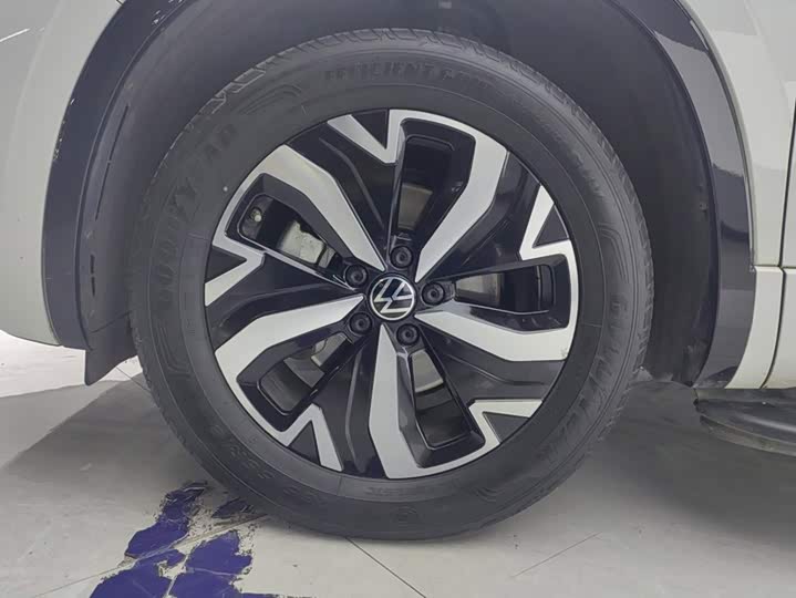 Volkswagen Tayron GTE Hybrid, 2023 — фото 6 из 9