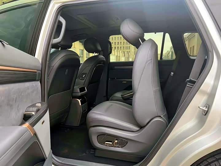 Dongfeng Yipai eπ 008, 2024 — фото 7 из 9
