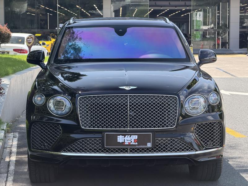 Bentley Bentayga, 2022 — фото 2 из 7