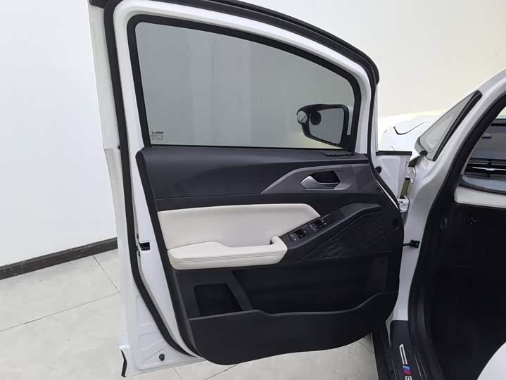 Geely Geometry E Firefly, 2024 — фото 7 из 9