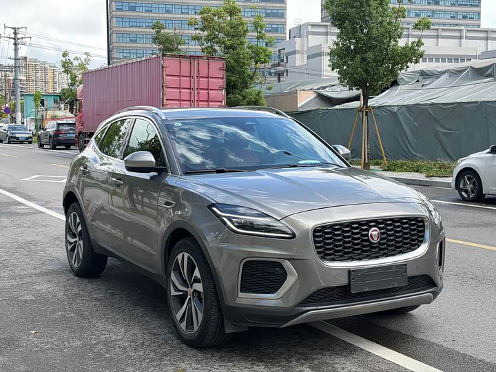 Jaguar E-Pace, 2023 — фото 3 из 9