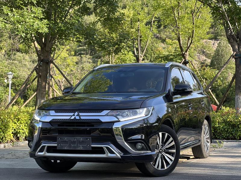 Mitsubishi Outlander, 2022 — купить в Казани под ключ