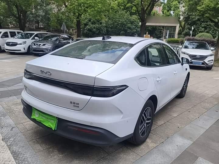 BYD Seal 05 DM-i Hybrid, 2024 — фото 7 из 9