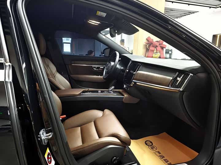 Volvo S90, 2023 — фото 7 из 9
