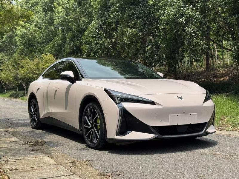 BAIC Arcfox Alpha S5, 2024 — фото 3 из 11