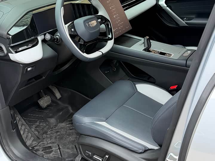 Geely Atlas L, 2024 — фото 5 из 9
