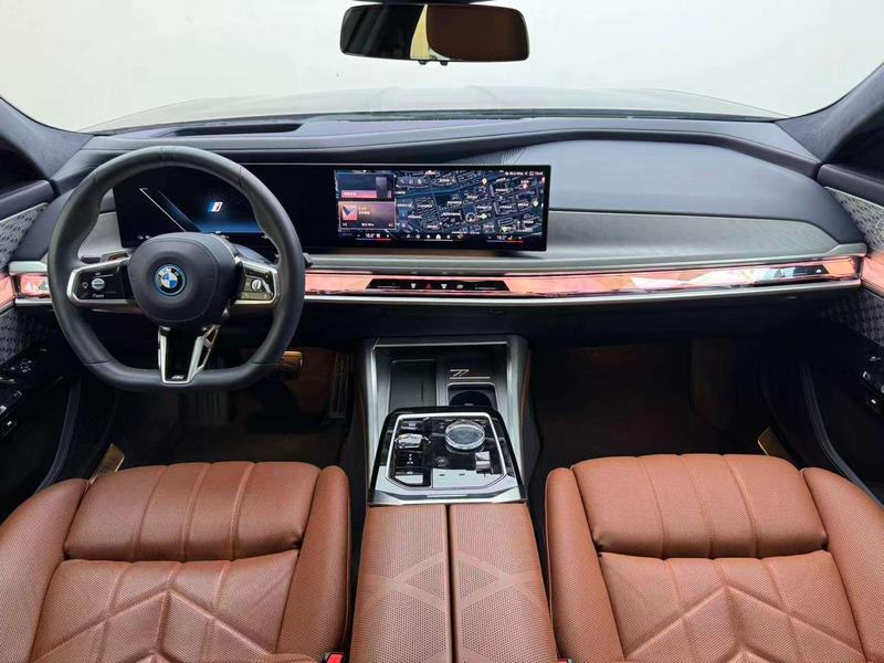 BMW i7, 2023 — фото 7 из 12