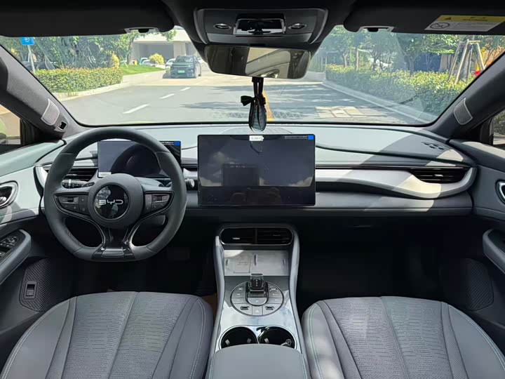 BYD Seal 06 GT, 2026 — фото 7 из 9