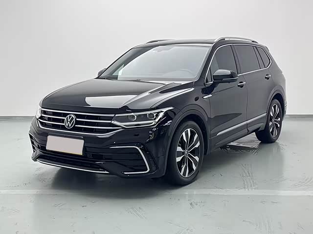 Volkswagen Tiguan L Pro, 2023 — купить в Орле под ключ