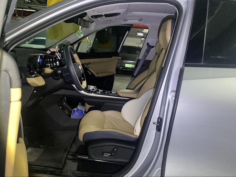 Geely Atlas L, 2024 — фото 10 из 12