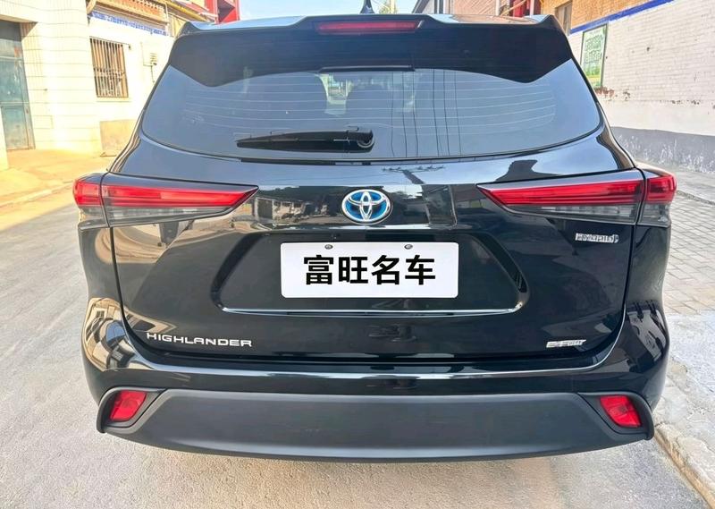 Toyota Highlander, 2023 — фото 4 из 9