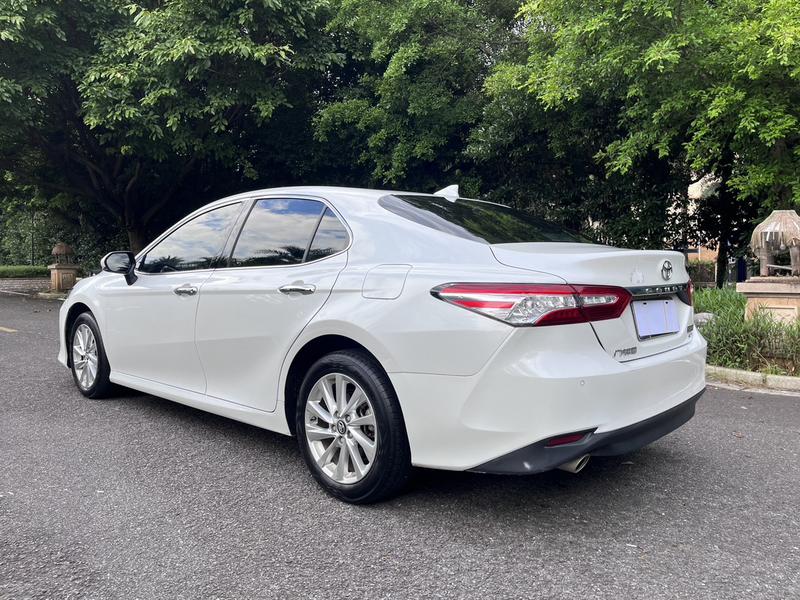 Toyota Camry, 2022 — фото 4 из 11