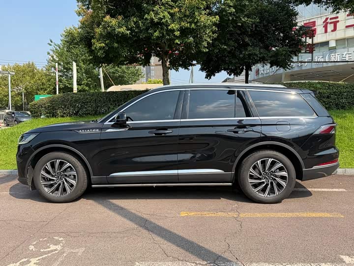 Lincoln Aviator, 2024 — фото 3 из 9
