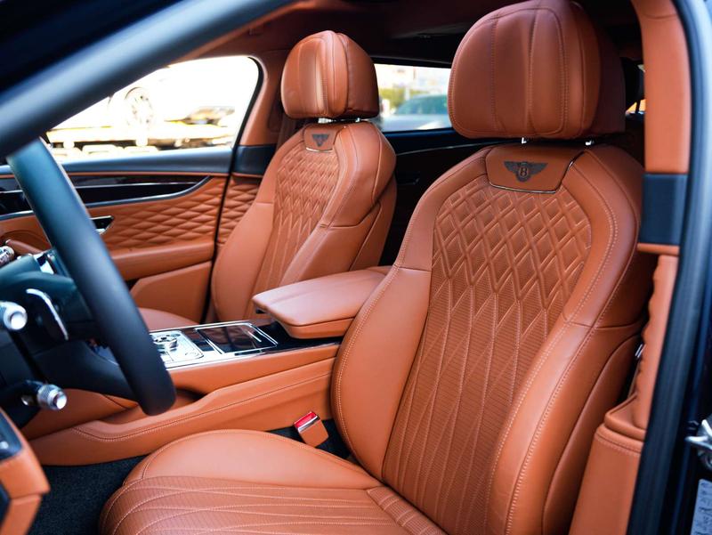 Bentley Flying Spur, 2021 — фото 12 из 12