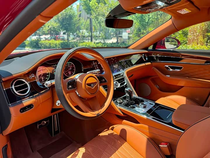 Bentley Flying Spur, 2022 — фото 4 из 9