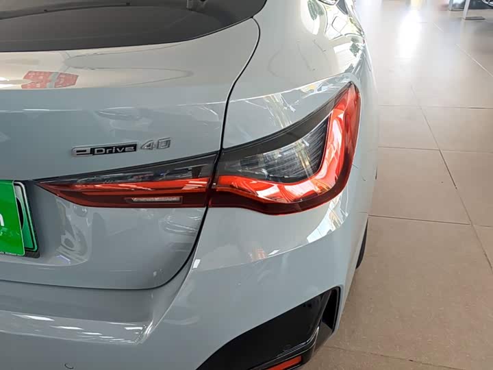 BMW i4, 2025 — фото 8 из 9