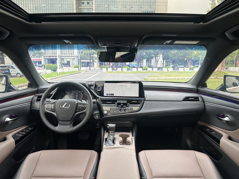 Lexus ES, 2024 — фото 9 из 12