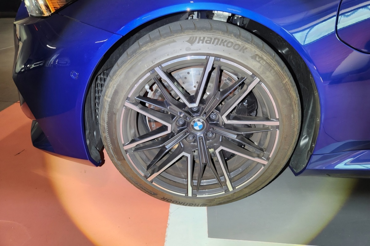 BMW M5, 2025 — фото 4 из 12