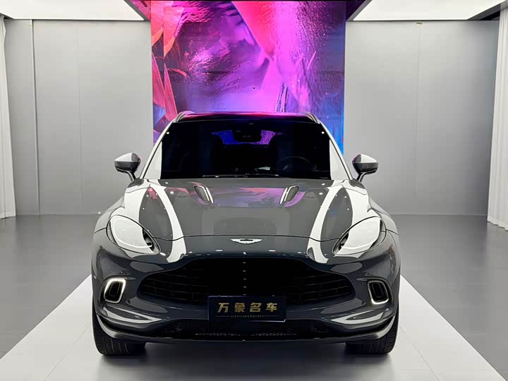 Aston Martin DBX, 2022 — фото 2 из 9