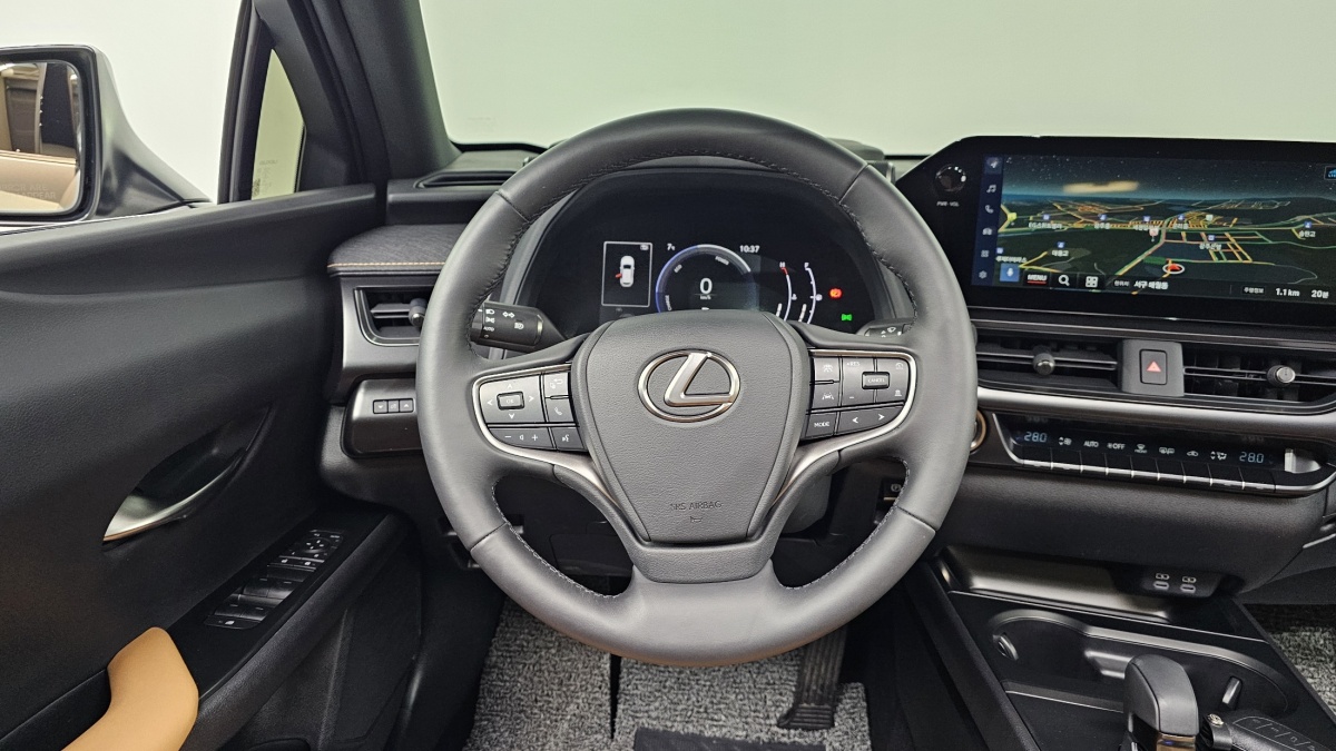Lexus UX, 2025 — фото 12 из 12