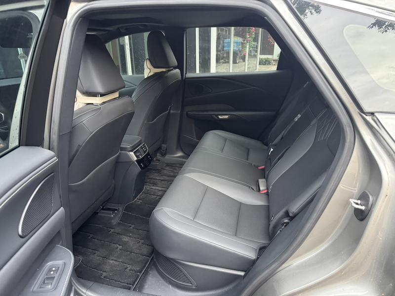 Lexus RX, 2025 — фото 11 из 12