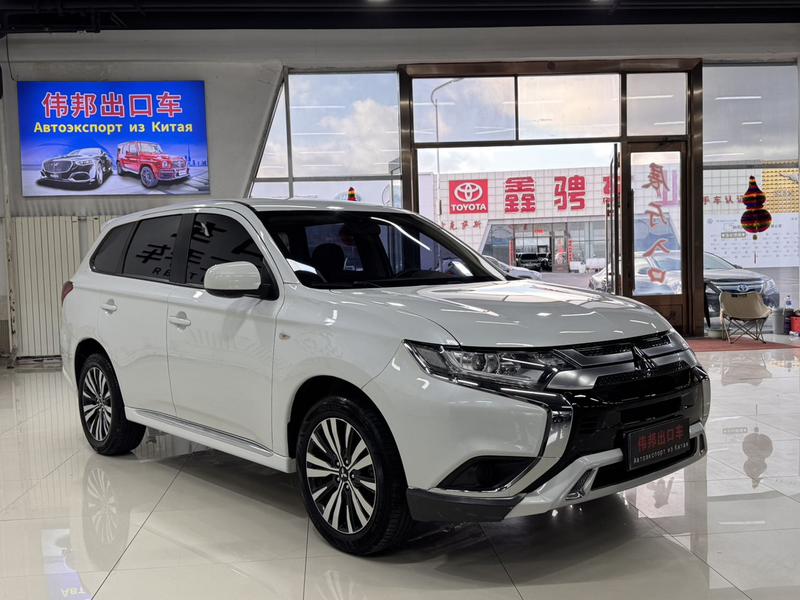 Mitsubishi Outlander, 2022 — фото 3 из 12