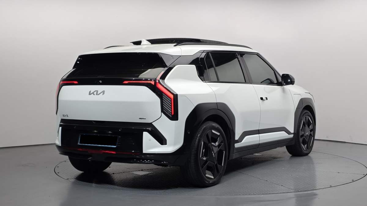 Kia EV3, 2025 — фото 2 из 12
