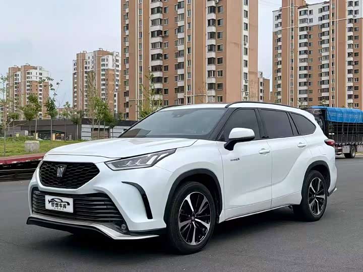 Toyota Crown Kluger, 2023 — фото 3 из 9