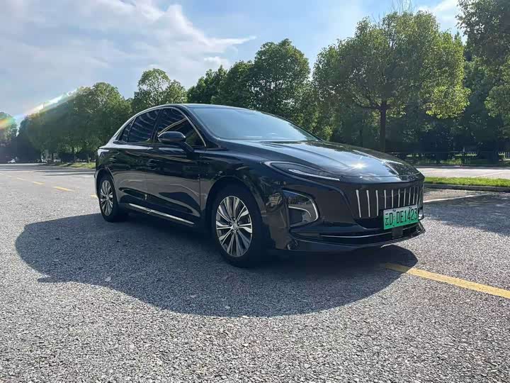 Hongqi E-QM5, 2022 — фото 2 из 9