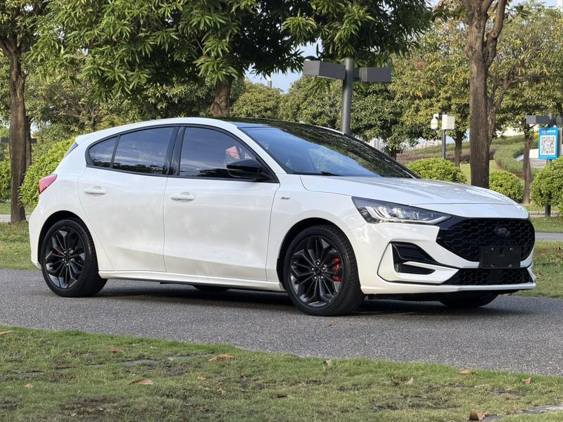 Ford Focus, 2022 — фото 3 из 12