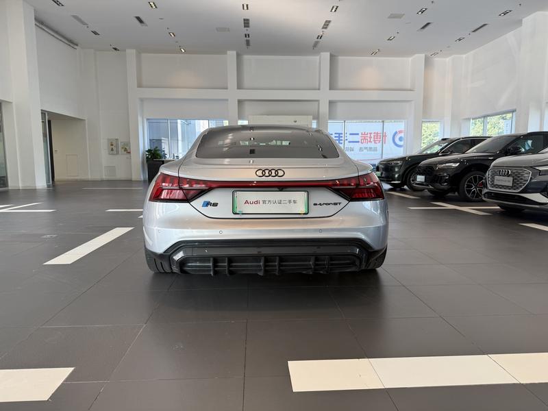 Audi e-tron GT, 2024 — фото 6 из 12