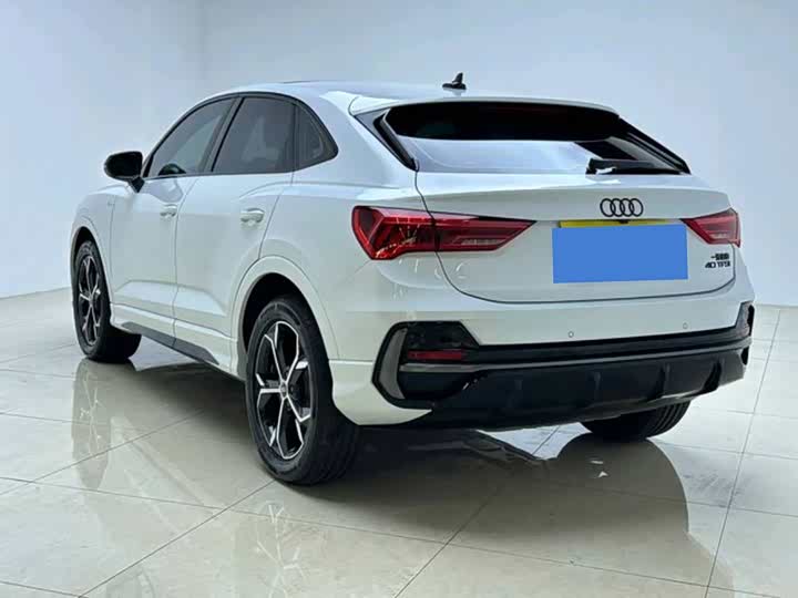 Audi Q3 Sportback, 2025 — фото 3 из 9