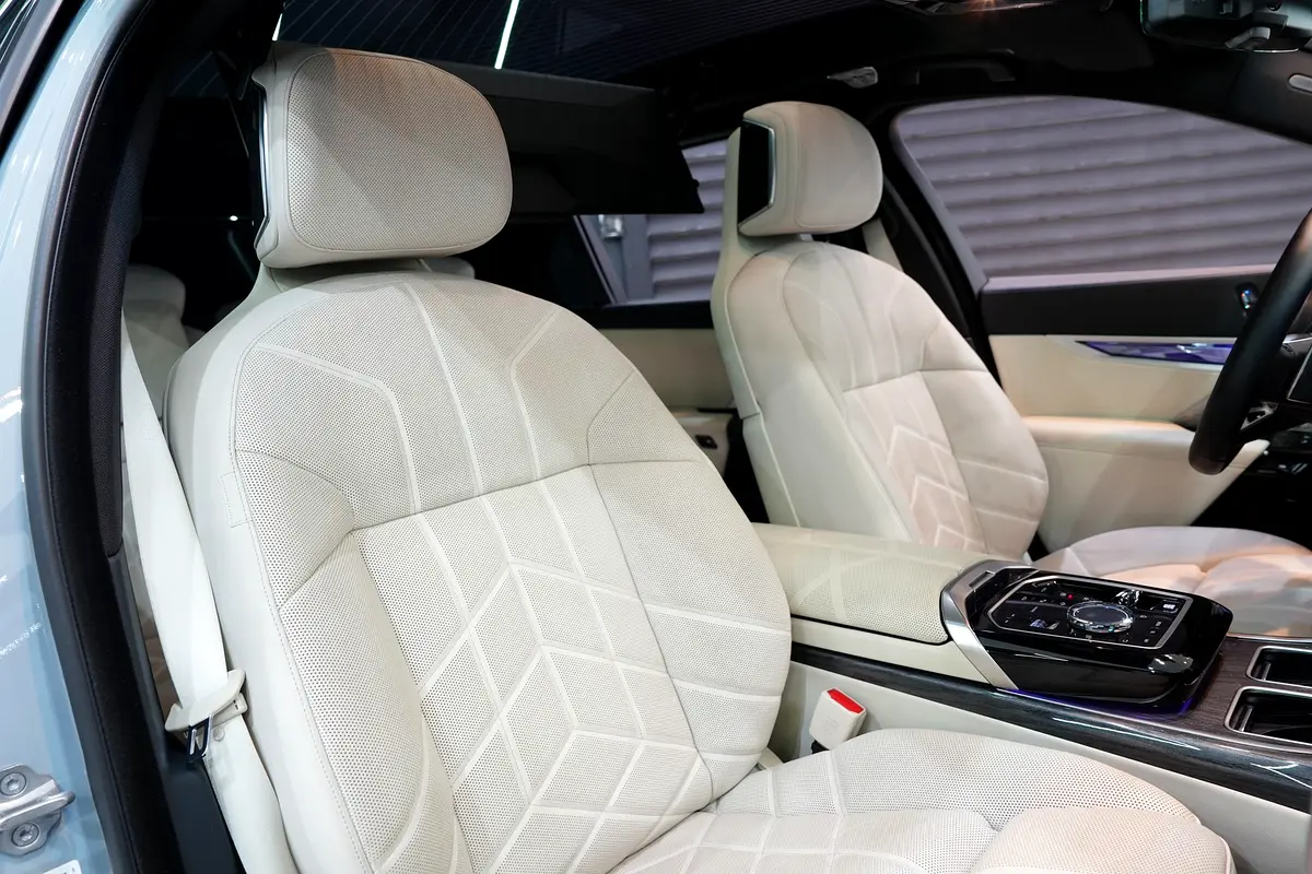 BMW 7-Series, 2023 — фото 8 из 10