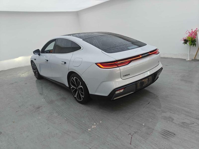 Geely Galaxy E8, 2024 — фото 4 из 10