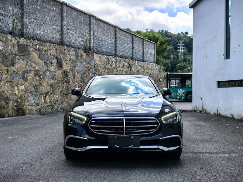 Mercedes-Benz E-Class, 2023 — фото 2 из 11