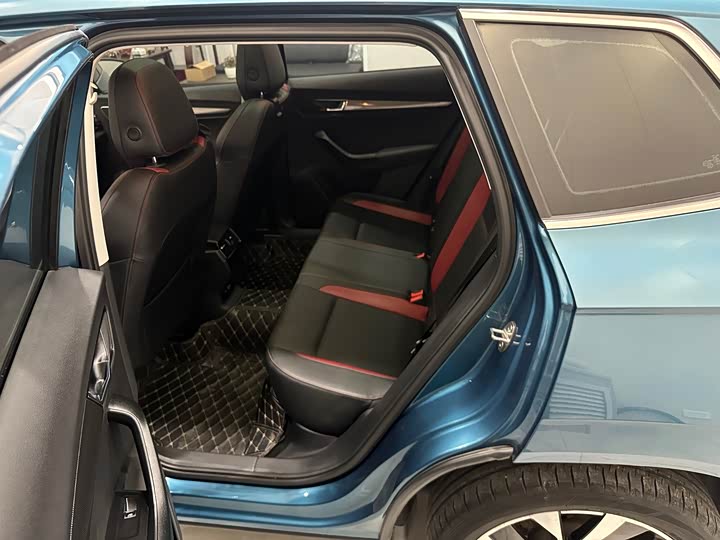Skoda Karoq, 2022 — фото 9 из 9