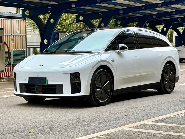 LiXiang i6, 2025 — купить в Санкт-Петербурге под ключ